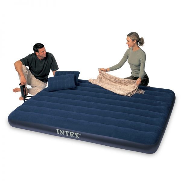 Saltea gonflabila Intex pentru camping dimensiuni 203x152x22 cm
