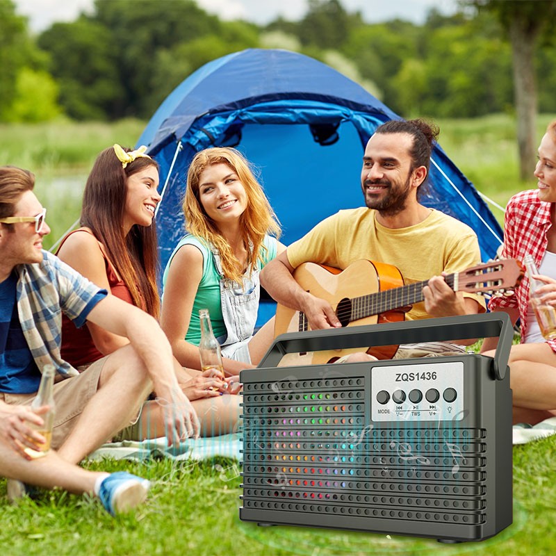 Radio portabil Solar cu Bluetooth, MP3 Player, Lanterna ,Radio AM/FM, Microfon Cadou